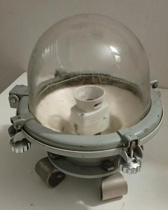 lampada da nave vintage