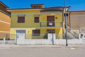 Casa indipendente su 3 piani a Massafiscaglia