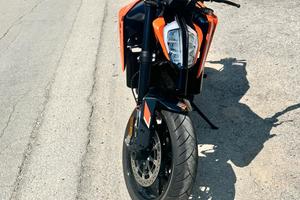 KTM 790 Duke 2024