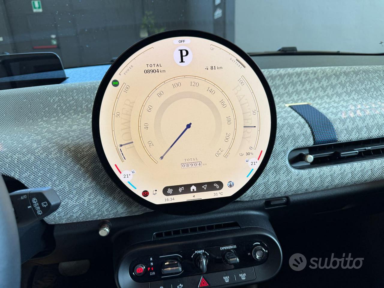 MINI COOPER E Favorite British Racing Green 40.7 kWh 184ch - Toit panoramique - Cuir - Carplay - 8 900 km