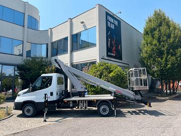 Piattaforma aerea Cela Essential 18T