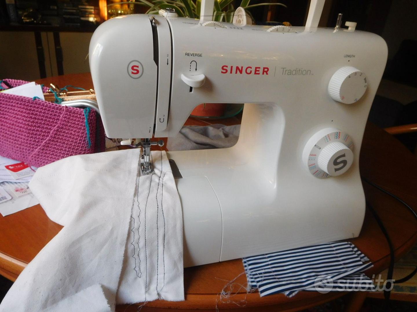 Singer Tradition 2282 - Macchina Per Cucire Meccanica | Braccio Libero, Punti Regolabili