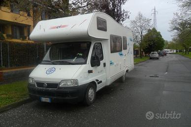 Camper mansardato