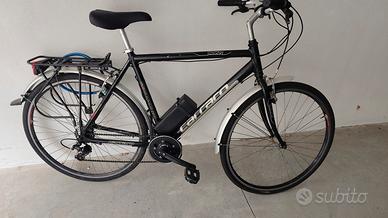 Bici Ebike a pedalata assistita.