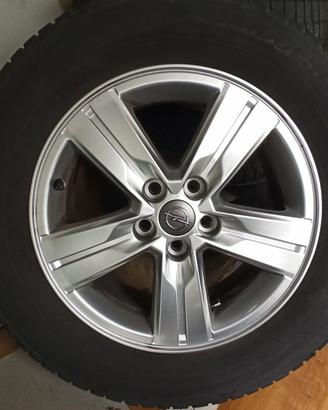 Cerchi in lega originali Opel con gomme invernali 