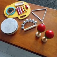 Insieme di strumenti musicali per bambini