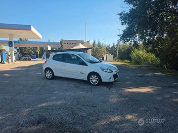 Renault Clio 130.000 km 1.2 benz 12 mesi garanzia