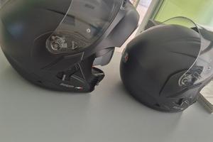 Coppia di caschi agv modulari come nuovi