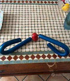 Attrezzo fitness per braccia e petto