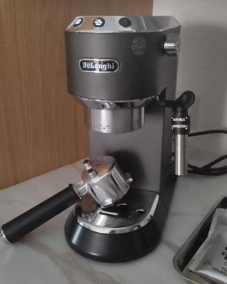 Macchinetta del caffè Dedica 685 De'Longhi