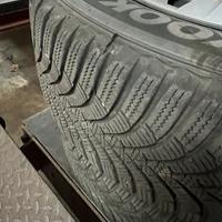 Cerchi vw con pneumatici invernali, come nuovi