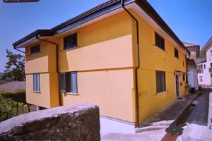 Immobile bifamiliare indipendente (AV)