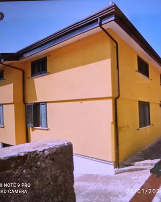 Immobile bifamiliare indipendente (AV)