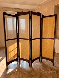 Antico paravento in legno e stoffa