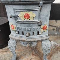 Stufa di ghisa antica 