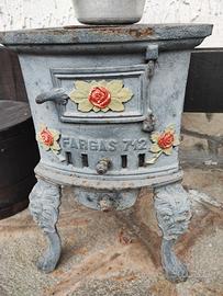 Stufa di ghisa antica 
