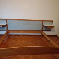 Struttura letto con testiera 