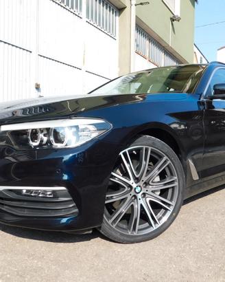 BMW 530d xDrive Touring INDIVIDUAL Pelle-Tetto-HUp