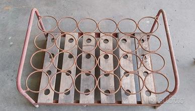 Cantinetta del vino porta bottiglie vintage