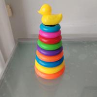 Torretta con cerchi colorati bambini