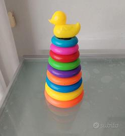 Torretta con cerchi colorati bambini