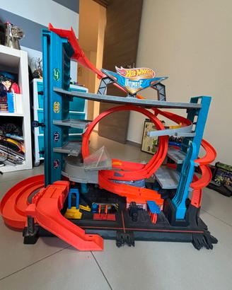 HOT WHEELS ULTIMATE GARAGE SUPER SQUALO