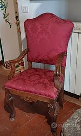 Poltrona antica in legno e raso