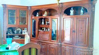 Mobile angolare, pregiato, antico