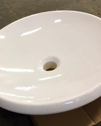 Lavabo da appoggio in ceramica bianca