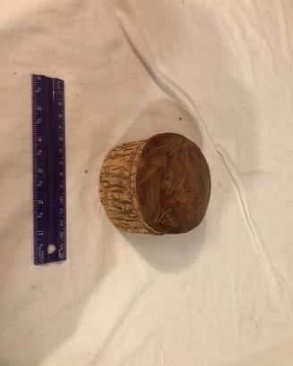 Scatolina/Portagioie Rustica In Legno Intagliata