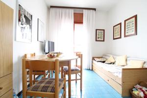 2 LOCALI A JESOLO
