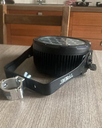 Faro PAR LED proffessionale tribe lumipar 12UQpro