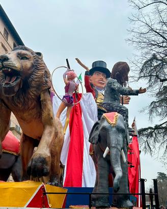 Carro allegorico carnevale