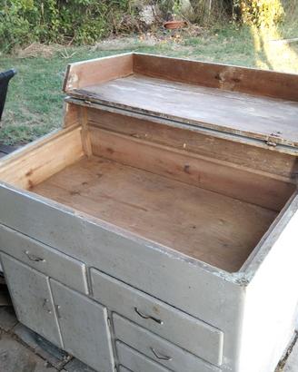 Madia antica in legno