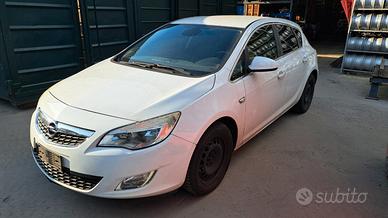 Ricambi vari Opel Astra J 1.4 benzina del 2011