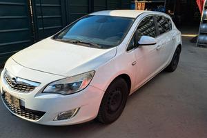 Ricambi vari Opel Astra J 1.4 benzina del 2011
