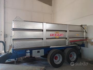 Rimorchio per vendemmia usato Terpa TT 12 HA