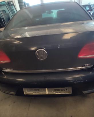 Volkswagen Passat b7 anno 2013 ricambi usati