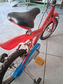 bicicletta  bimbo messa bene 