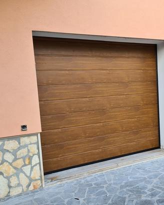 Porta Garage Sezionale Coibentata Motorizzata 