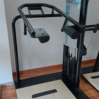 Macchina quadricipiti palestra