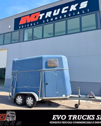 TRAILER MIKADO DUE CAVALLI VAN 2000 KG MANGIATOIA 