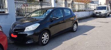 TOYOTA Yaris - 2012