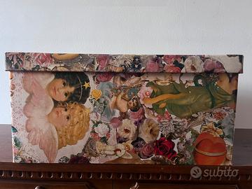 Scatole contenitori colorate