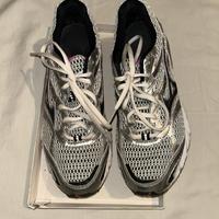 scarpe Mizuno usate 2 volte per fisioterapia n 40