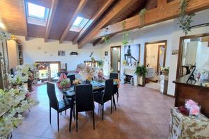 3 LOCALI A BRESCELLO