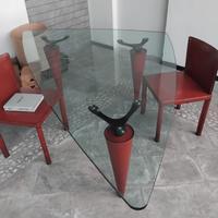 Tavolo triangolare Cassina Oskar