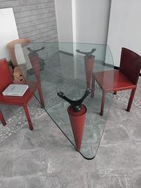 Tavolo triangolare Cassina Oskar