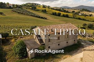 Rustico / Casale di 223 m² con più di 5 locali a A