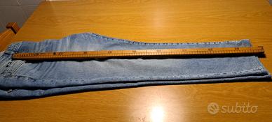 Righello in legno vintage